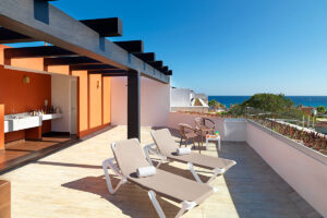 Rock Platinum Sky Terrace Balcony