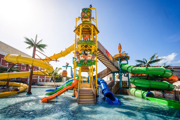 A water bucket tower at the Hard Rock waterpark