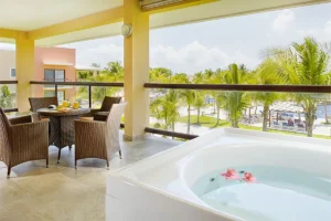 ctts2024-barcelo-oceanfront-suite_balcony